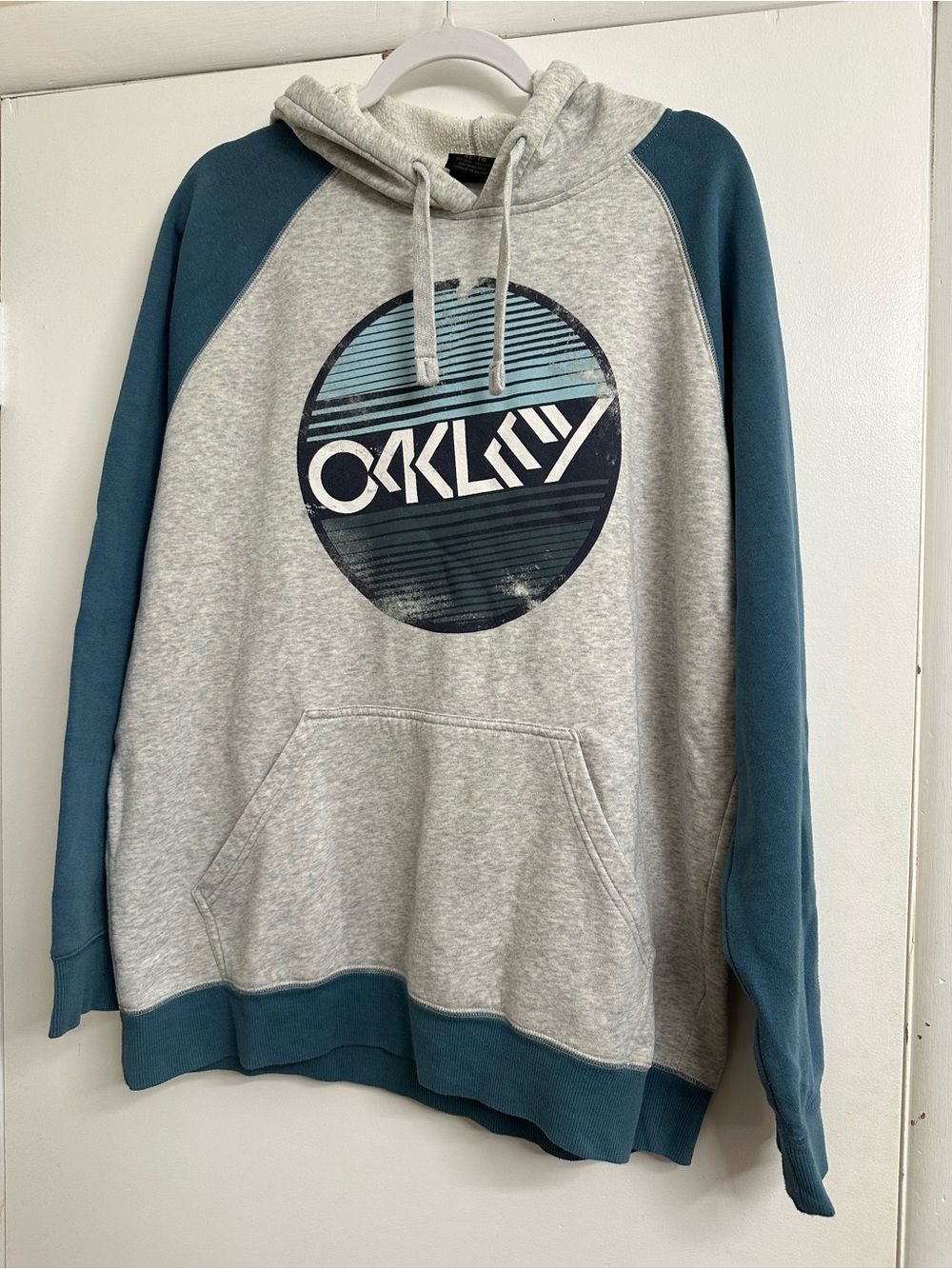 Vintage Oakley Heather Gray Pullover Hoodie with Teal Sleeves (XL)